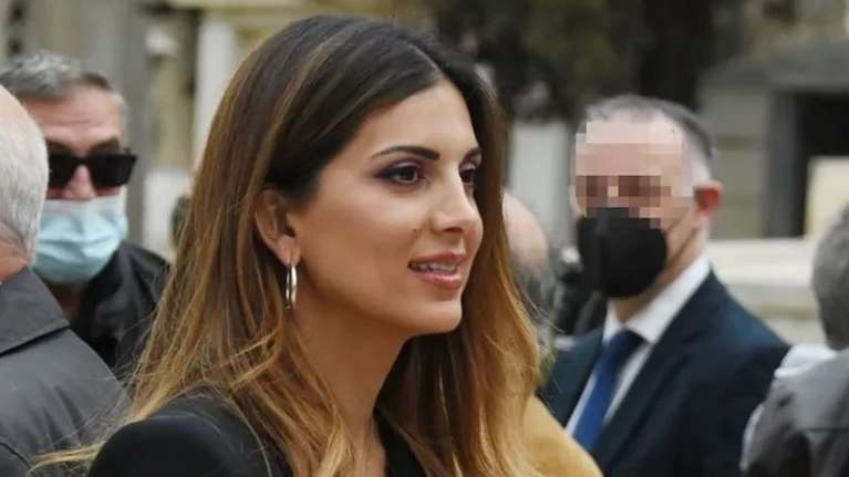 Σταματίνα Τσιμτσιλή: Με στράπλες ασύμμετρο φόρεμα σε δεξίωση