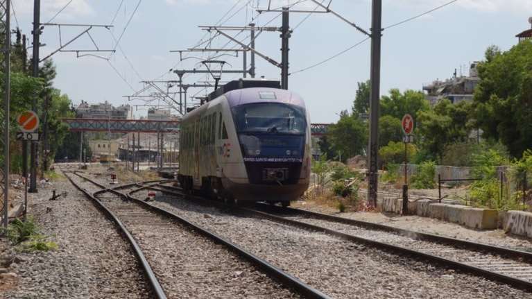 Χωρίς τρένα και προαστιακό σήμερα - Νέα 24ωρη απεργία των σιδηροδρομικών