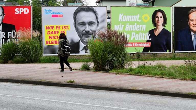 Γερμανικές εκλογές: Τα πιθανά μετεκλογικά σενάρια μιας αμφίρροπης αναμέτρησης