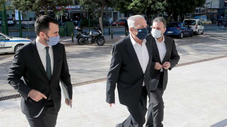 Folli Follie: Μήνυση από Φλαμπουράρη, Χαρίτση, Αραχωβίτη κατά στελέχους της επιχείρησης