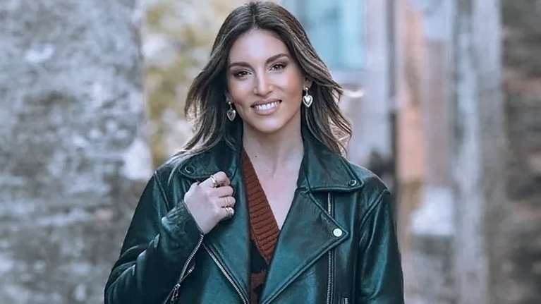 Στο κομμωτήριο η Αθηνά Οικονομάκου: Η αλλαγή στα μαλλιά της που ενθουσίασε τους followers της