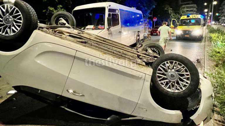 Θεσσαλονίκη: Προκάλεσε σοβαρό τροχαίο με κλεμμένο λεωφορείο και... έγινε καπνός [βίντεο - εικόνες]