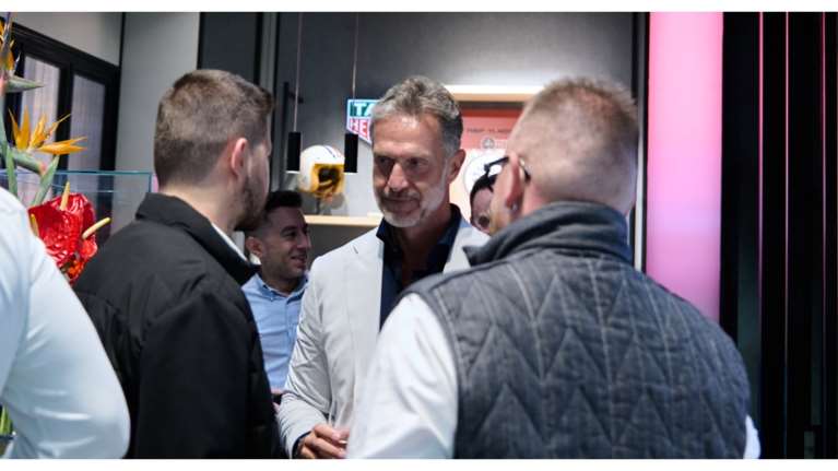 TAG Heuer και OROeORA PRINTEZIS μας ταξίδεψαν στα χρυσά χρόνια του μηχανοκίνητου αθλητισμού