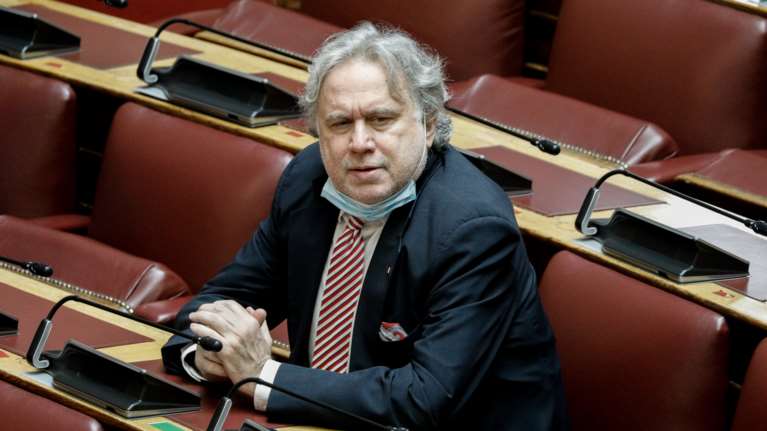 Τηλεδιάσκεψη του ΣΥΡΙΖΑ με στελέχη του Σιν Φέιν