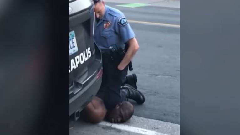 Η τεχνολογία &quot;αποδίδει&quot; Δικαιοσύνη: Η βία εναντίον των μαύρων αποκαλύπτεται χάρη στις κάμερες των smartphones