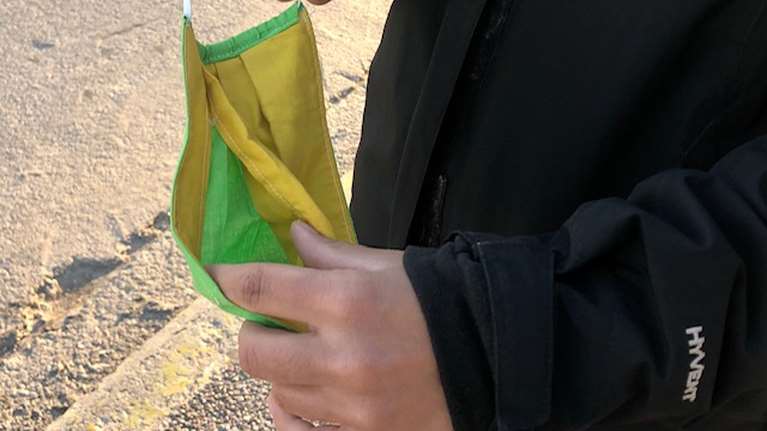 Με μάσκες και... φαντασία οι επιβάτες των λεωφορείων στη Θεσσαλονίκη