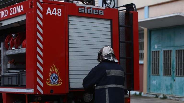 Συναγερμός στην Ελευσίνα: Κινητοποίηση για φωτιά σε αποθήκη εργοστασίου