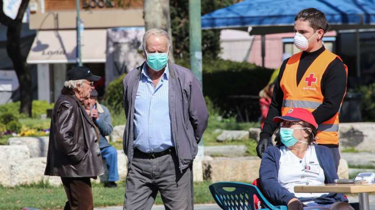 Κορονοϊός: Προσοχή στις απάτες - Επιτήδειοι λένε σε ηλικιωμένους ότι μολύνθηκαν συγγενικά τους πρόσωπα