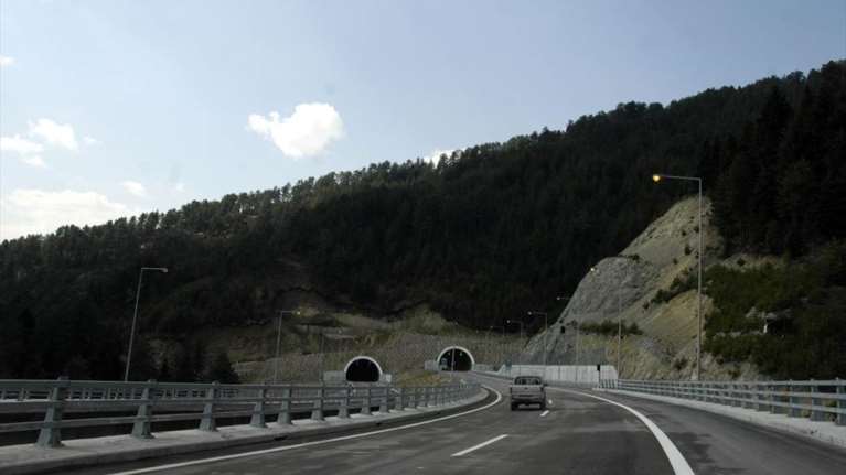 Στο σκαμνί 19 άτομα για υπερκοστολογήσεις στην Εγνατία Οδό