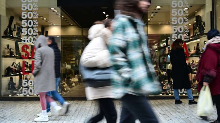 Πρωτομηνιά με ανοιχτά καταστήματα: Οι ώρες λειτουργίας - Τι ισχύει για τα σούπερ μάρκετ