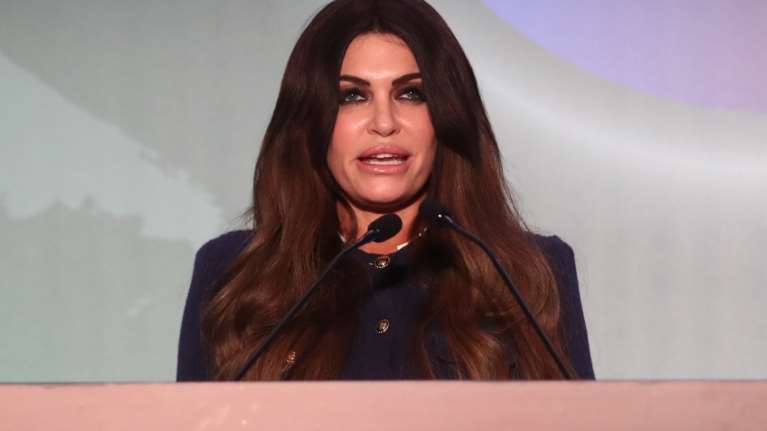 Η Κ. Γκίλφοϊλ στην υπογραφή για τη δημιουργία του Εθνικού Κέντρου Υποστήριξης Τροχαίου Υλικού ONEX