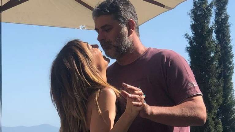 Η κοινή φωτογραφία της Δέσποινας Βανδή με τον Βασίλη Μπισμπίκη μετά την σοβαρή περιπέτεια της υγείας του