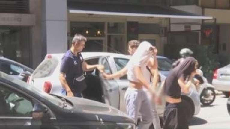 Βιασμός 14χρονης: Οι γονείς της νόμιζαν ότι κοιμόταν - &quot;Βάλε μαξιλάρια και άφησε το κινητό εκεί για να μην καταλάβουν ότι λείπεις&quot;