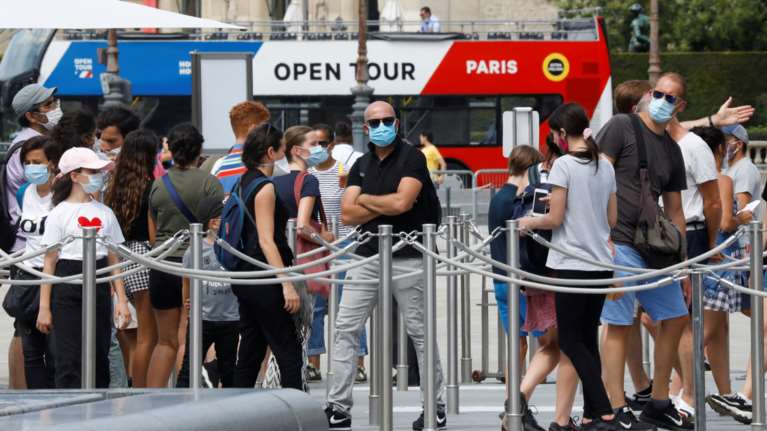 Κορονοϊός: "Κόκκινος συναγερμός" στο Παρίσι - Ραγδαία αύξηση κρουσμάτων - Έρχονται σκληρά μέτρα