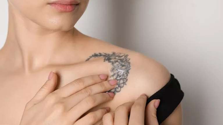 Tα τατουάζ αυξάνουν τον κίνδυνο για έναν συγκεκριμένο τύπο καρκίνου