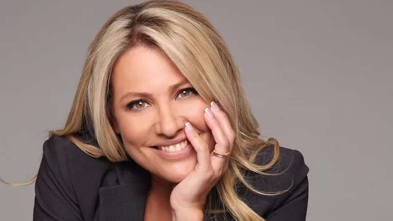 Μαριάννα Τουμασάτου: Δοκίμασε την τεχνική για highlights που πρέπει να μάθεις αν είσαι ξανθιά