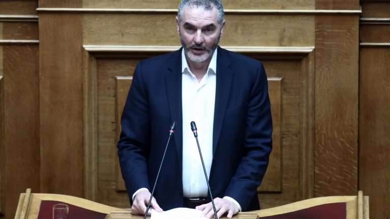 Χνάρης κατά Αυγενάκη: Ο πνιγμένος από τα μαλλιά του πιάνεται