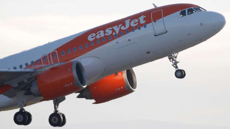 Η EasyJet πετάει και πάλι στις 15 Ιουνίου με μάσκες σε επιβάτες και πλήρωμα