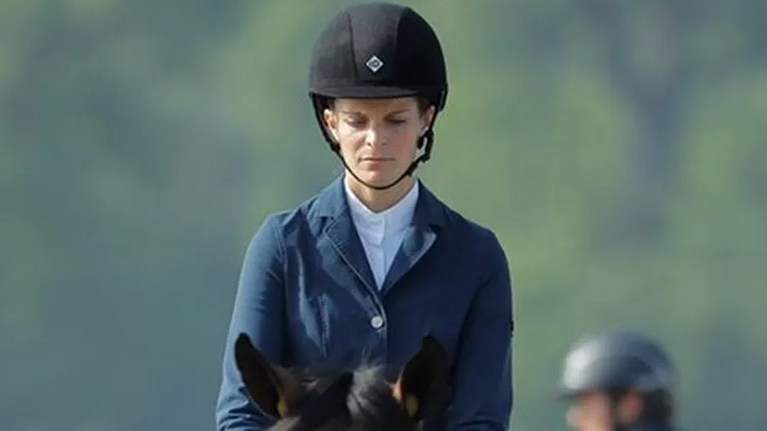 Η Αθηνά Ωνάση μωρό στην αγκαλιά των γονιών της το 1985: Η τρυφερή φωτογραφία της Χριστίνας Ωνάση και του Thierry Roussel στο Παρίσι