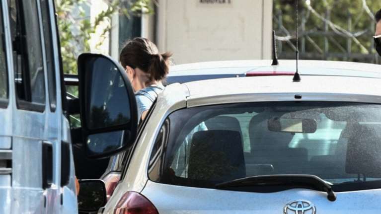 Βιασμός 12χρονης στον Κολωνό: Τέσσερις συλλήψεις σε οίκο ανοχής μετά από έλεγχο της ΕΛ.ΑΣ