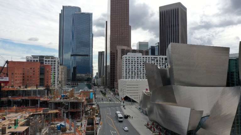 Kορονοϊος: 5+1 μαρτυρίες ελλήνων που επέστρεψαν από διάφορες γωνιές του πλανήτη