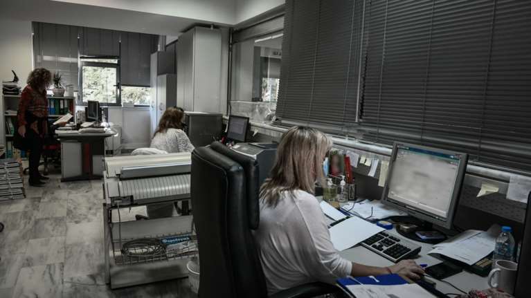 Ενεργειακή κρίση: Μέτρα για το Δημόσιο ανακοινώνει αύριο η κυβέρνηση - Ποιος είναι ο κεντρικός σχεδιασμός