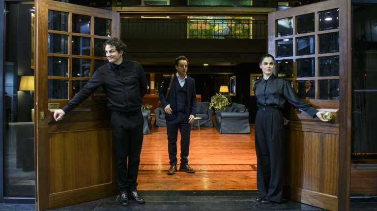 FESTEN: Η μεγάλη θεατρική επιτυχία συνεχίζεται για δεύτερη χρονιά