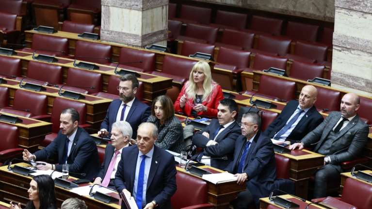 Παύλος Σαράκης: &quot;Θα συνεχίσω να υπηρετώ τις ιδέες μου&quot; - Η ανακοίνωσή του μετά τη διαγραφή από την &quot;Ελληνική Λύση&quot;