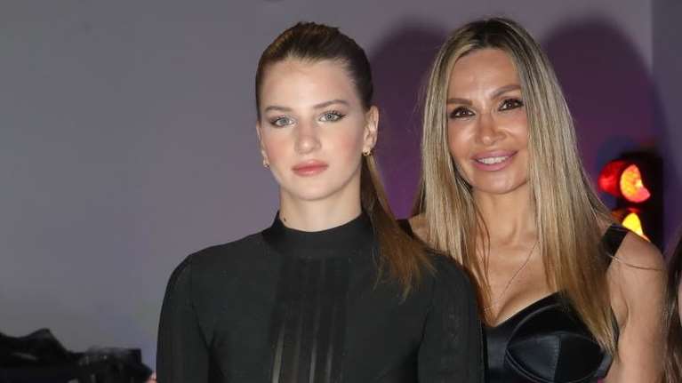 Ελένη Πετρουλάκη: Με τη μητέρα της και την καλλονή κόρη της για shopping