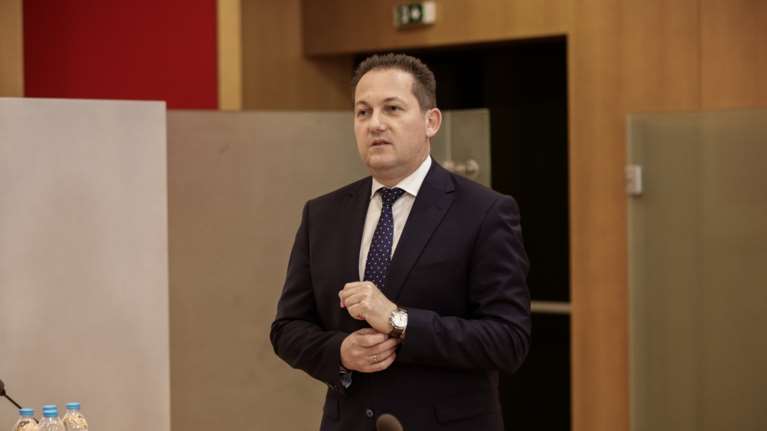 Πέτσας: τα αναδρομικά θα δοθούν μέσα στο 2020 - Εφαρμόζουμε την απόφαση του ΣτΕ