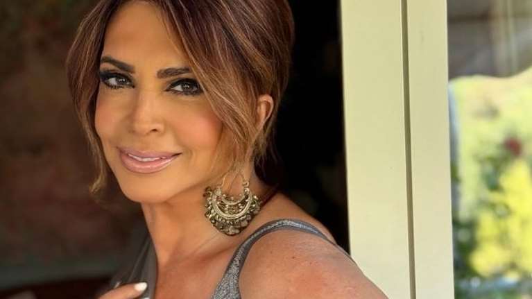 Η Μιμή Ντενίση στο εντυπωσιακό σπίτι της στον Θεολόγο - "Τεμπέλικα απογεύματα"