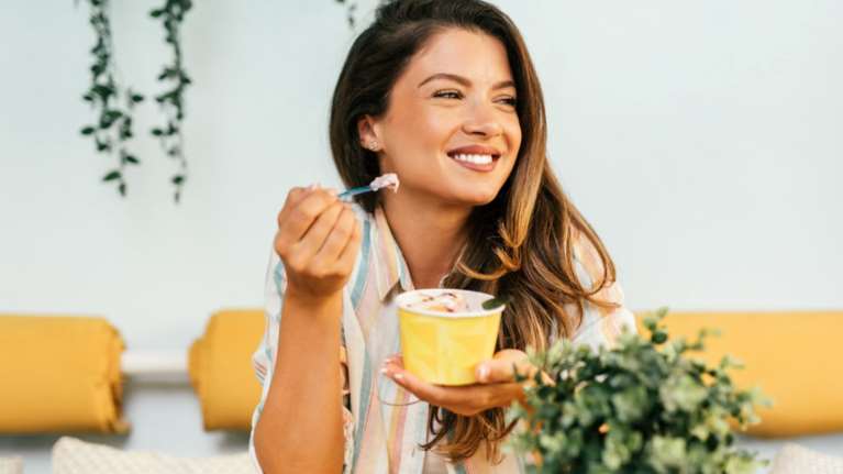 5 καλές τροφές για το έντερο που διώχνουν το φούσκωμα