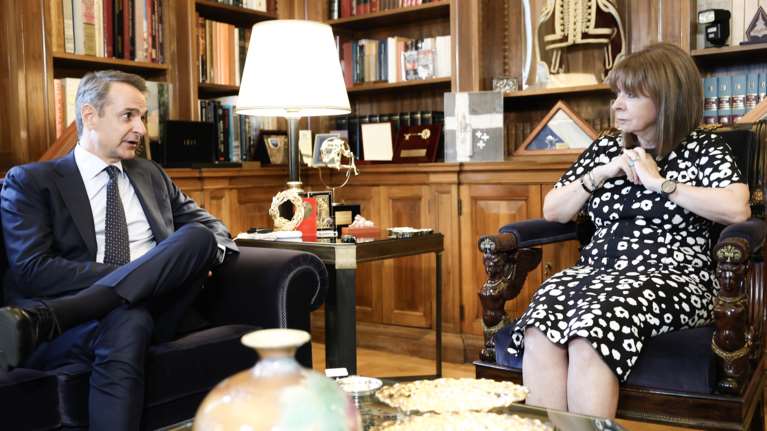 Μητσοτάκης σε Σακελλαροπούλου: Ακραίο το φαινόμενο στον Βόλο, οι πολίτες να ακολουθούν τις οδηγίες της Πολιτικής Προστασίας