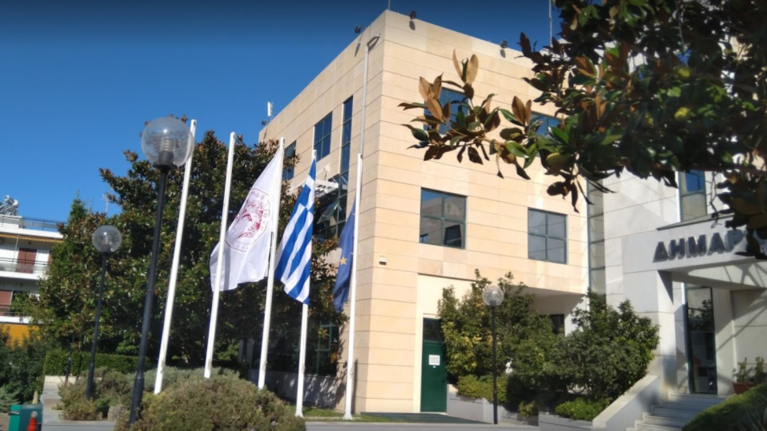 Κορονοϊός: &quot;Λουκέτο&quot; στο Δημαρχείο Ηλιούπολης λόγω  κρούσματος - Έκλεισε και καφετέρια της περιοχής