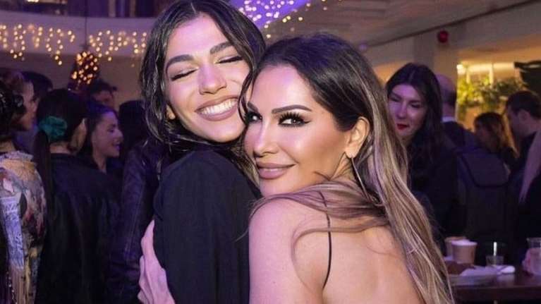 Η Δέσποινα Βανδή γιορτάζει τα γενέθλια της Μελίνας Νικολαΐδη: &quot;Τα νερά μου δεν είχαν σπάσει τέτοια ώρα&quot;