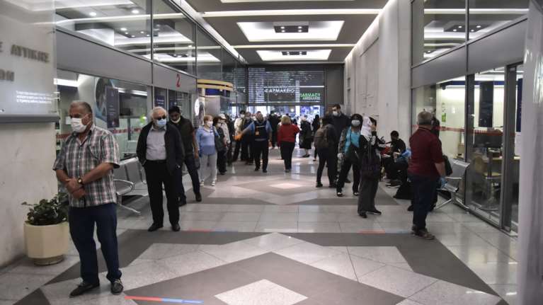 ΚΙΝΑΛ για συνωστισμό στη ΔΕΗ: Έλλειψη σχεδιασμού από κυβέρνηση και διοίκηση της ΔΕΗ