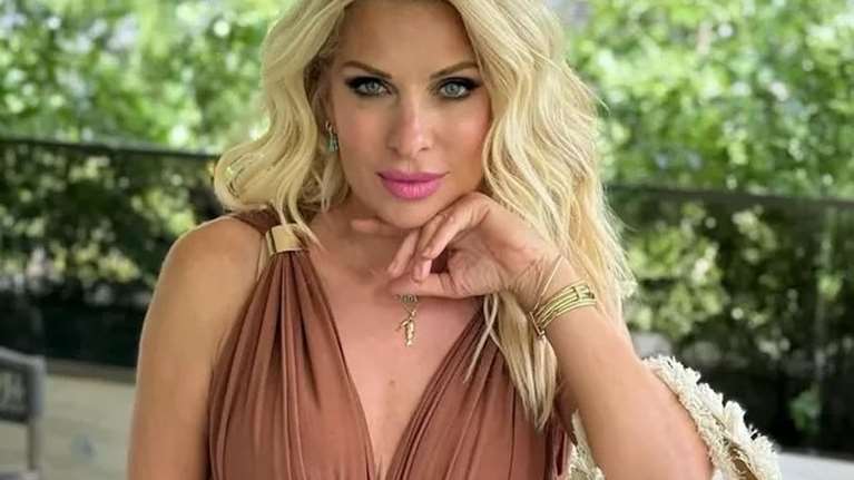 Στα λευκά η Ελένη Μενεγάκη : Η εμφάνιση που είχε ξεχωρίσει πριν από 10 χρόνια