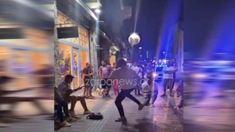 Το &#39;ριξαν στις… ζεμπεκιές στο παλιό λιμάνι των Χανίων: Υπαίθρια γλέντια μετά τα μεσάνυχτα  [Video]