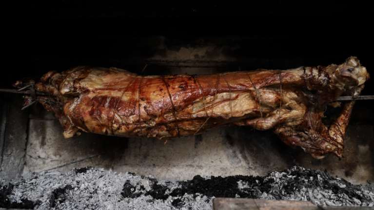 Πάσχα: Η ακρίβεια &quot;χτύπησε&quot; το εορταστικό τραπέζι – Πιο... τσουχτερό από πέρυσι