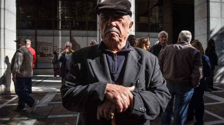 Νωρίτερα φέτος οι συντάξεις Νοεμβρίου - Οι ημερομηνίες καταβολής ανά Ταμείο