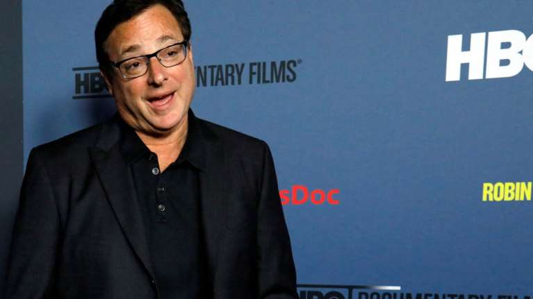 Σοκ με τον Μπομπ Σάγκετ: Νεκρός σε δωμάτιο ξενοδοχείου ο γνωστός κωμικός ηθοποιός  - Τι δείχνουν τα πρώτα στοιχεία