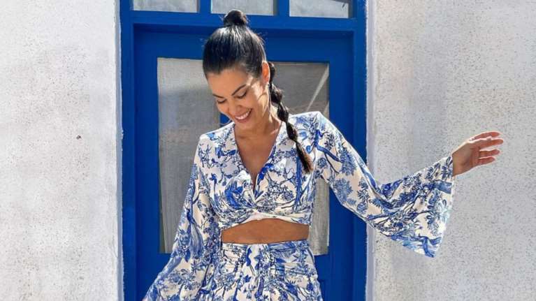 Η Μαρία Κορινθίου ποζάρει topless στο Ιnstagram και είναι πιο sexy από ποτέ