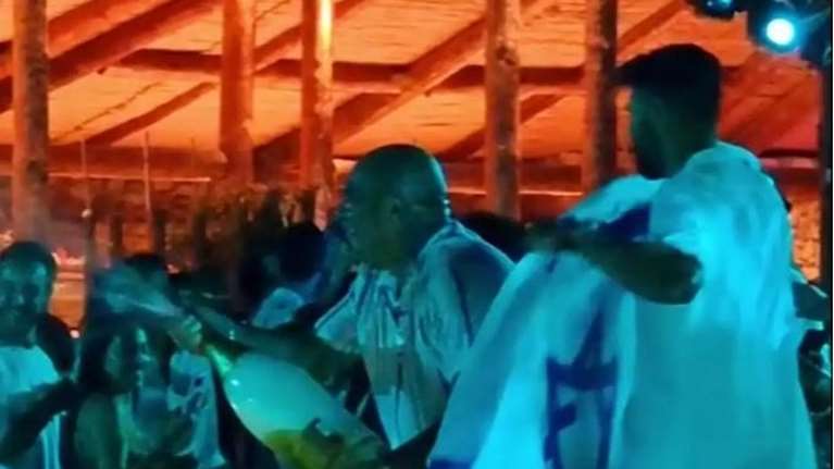 Ισραηλινός έπαιξε champagne shower στη Μύκονο κάνοντας λογαριασμό 100.000 ευρώ - Τους... αποχαιρέτησε με φέσι 70.000