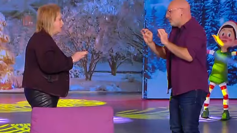 Ματίνα Παγώνη: &quot;Μπούκαρε&quot; στο στούντιο του Νίκου Μουτσινά - &quot;Να πεις στον κόσμο πηγαίνετε να εμβολιαστείτε&quot; [Βίντεο]