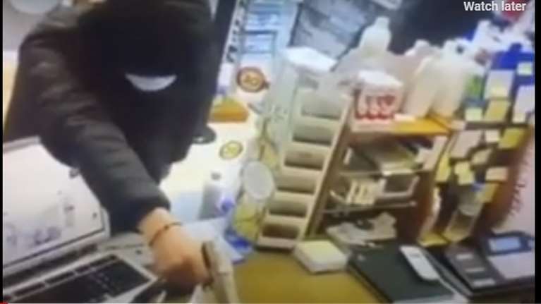 Βίντεο από τη ληστεία δύο ανηλίκων σε φαρμακείο της Ηλιούπολης