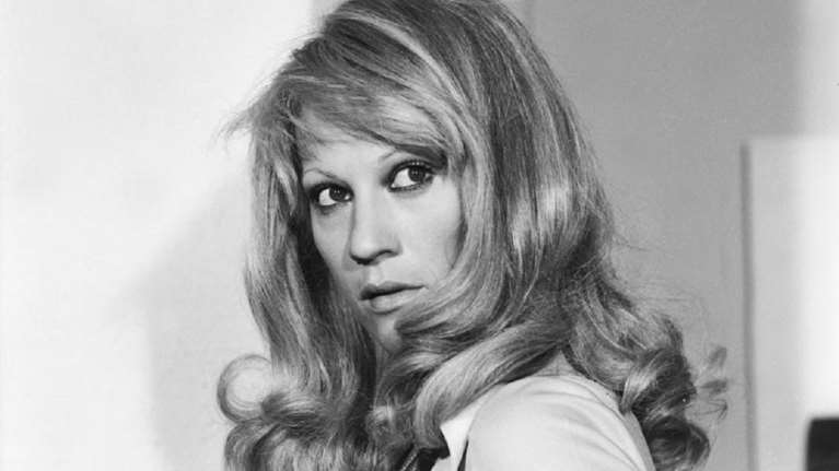 Ζωή Λάσκαρη: Απόλυτα σικ στο διαμέρισμά της στο Κολωνάκι τη δεκαετία του &#39;60 [εικόνα]