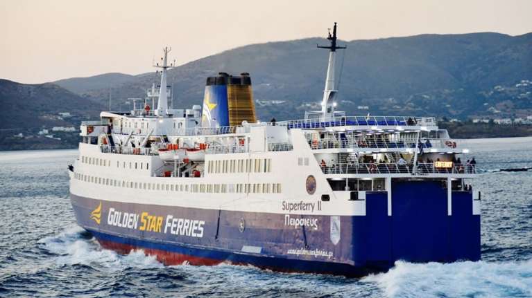 Μηχανική βλάβη στο επιβατηγό πλοίο Superferry με 191 επιβάτες - Επιστρέφει στη Ραφήνα