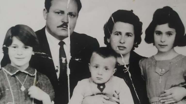 Reunion των υιοθετημένων στην Αμερική παιδιών από την Ελλάδα τις δύσκολες δεκαετίες του &#39;50 και του &#39;60