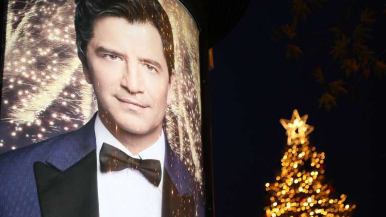 Γεωργιάδης: Απαράδεκτες οι εικόνες των αλλοδαπών στο Σύνταγμα για την αλλαγή του χρόνου- Εγώ κάλεσα την Αστυνομία