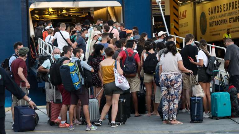 Κορονοϊός: Αύξηση της θετικότητας, άνοδος στις εισαγωγές - Στο 11% των κρουσμάτων η μετάλλαξη Eris - 22 νέοι θάνατοι